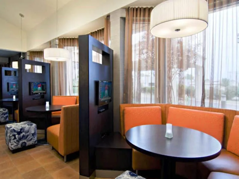 Отель Courtyard St. Louis Westport Plaza Мэриленд-Хайтс
