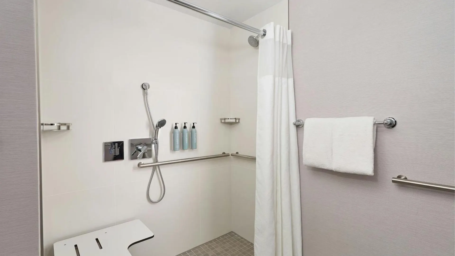 Отель Courtyard St. Louis Westport Plaza Мэриленд-Хайтс 3*,
