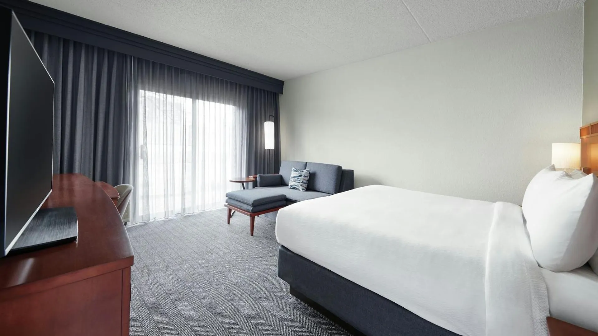 Отель Courtyard St. Louis Westport Plaza Мэриленд-Хайтс