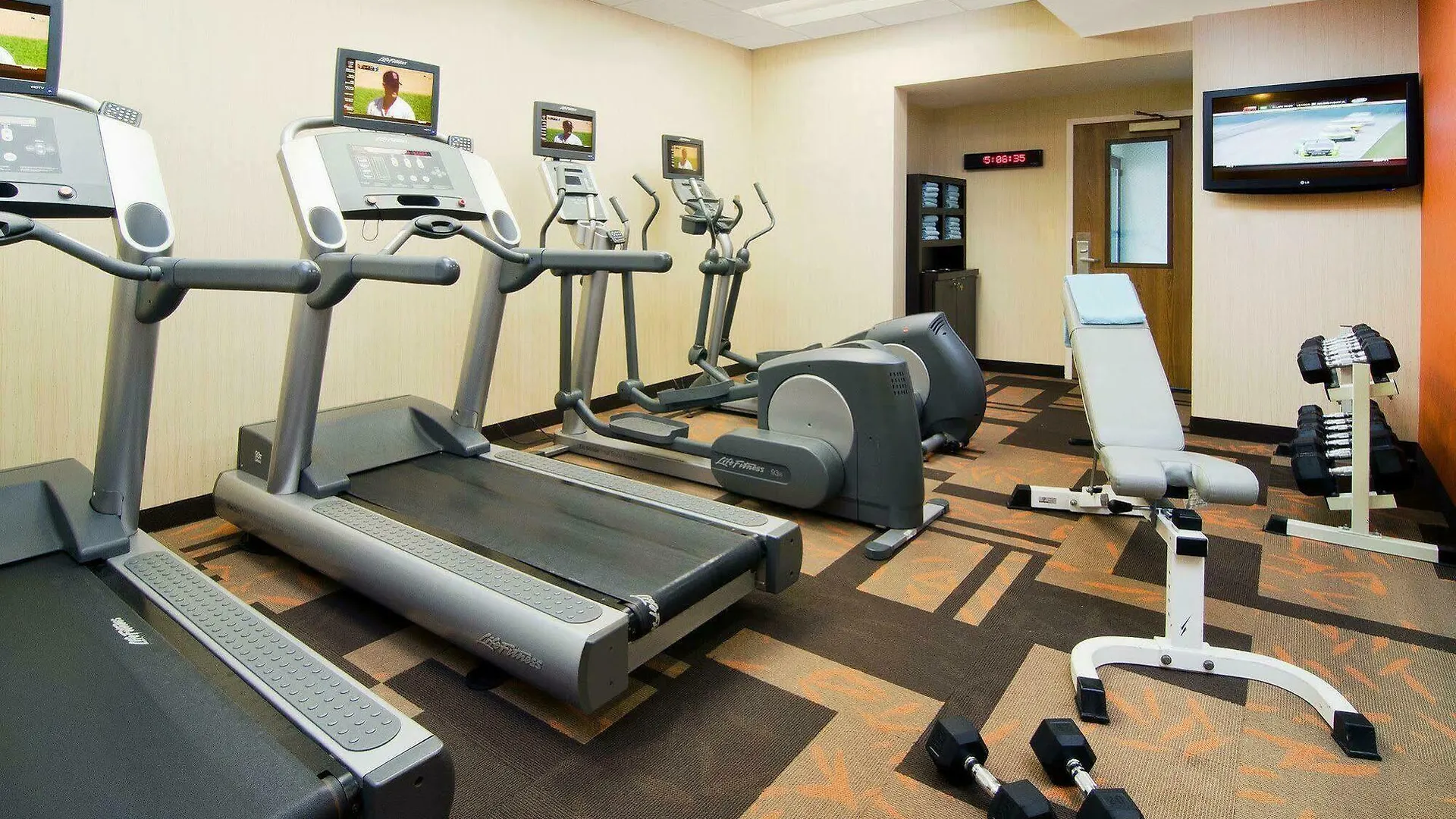 Отель Courtyard St. Louis Westport Plaza Мэриленд-Хайтс